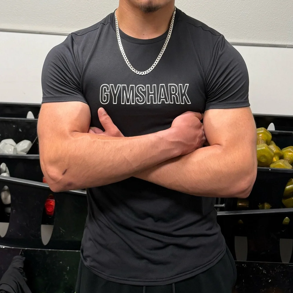 GYMSHARK MEN CUT OUT LOGO T SHIRT BODYBUILDING BODYBUILDER WEIGHT LIFTING ACTION - Picture 7 of 16